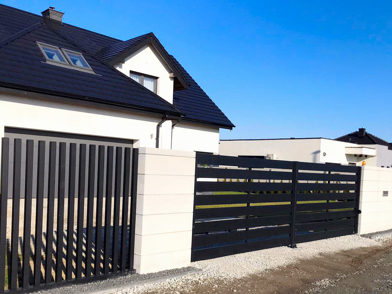 Ogrodzenia aluminiowe na nowoczesnej posesji

